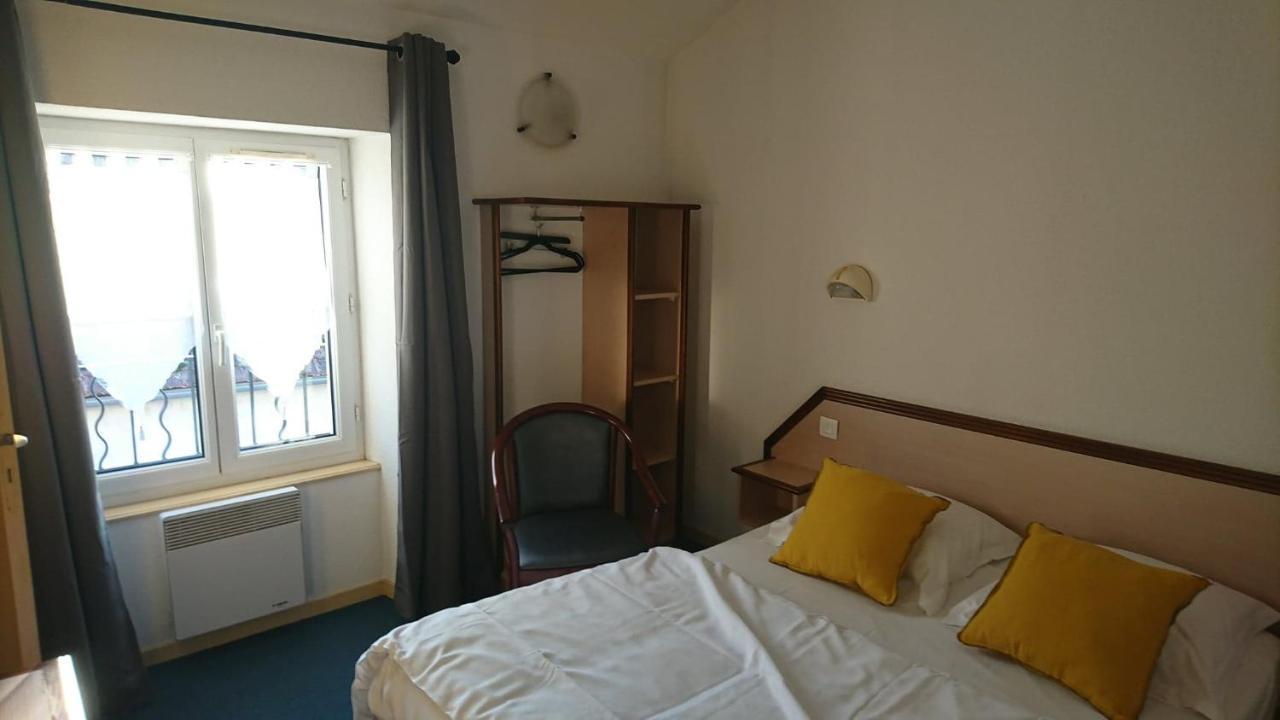 Hotel Les Deux Porches Verrieres  Bagian luar foto