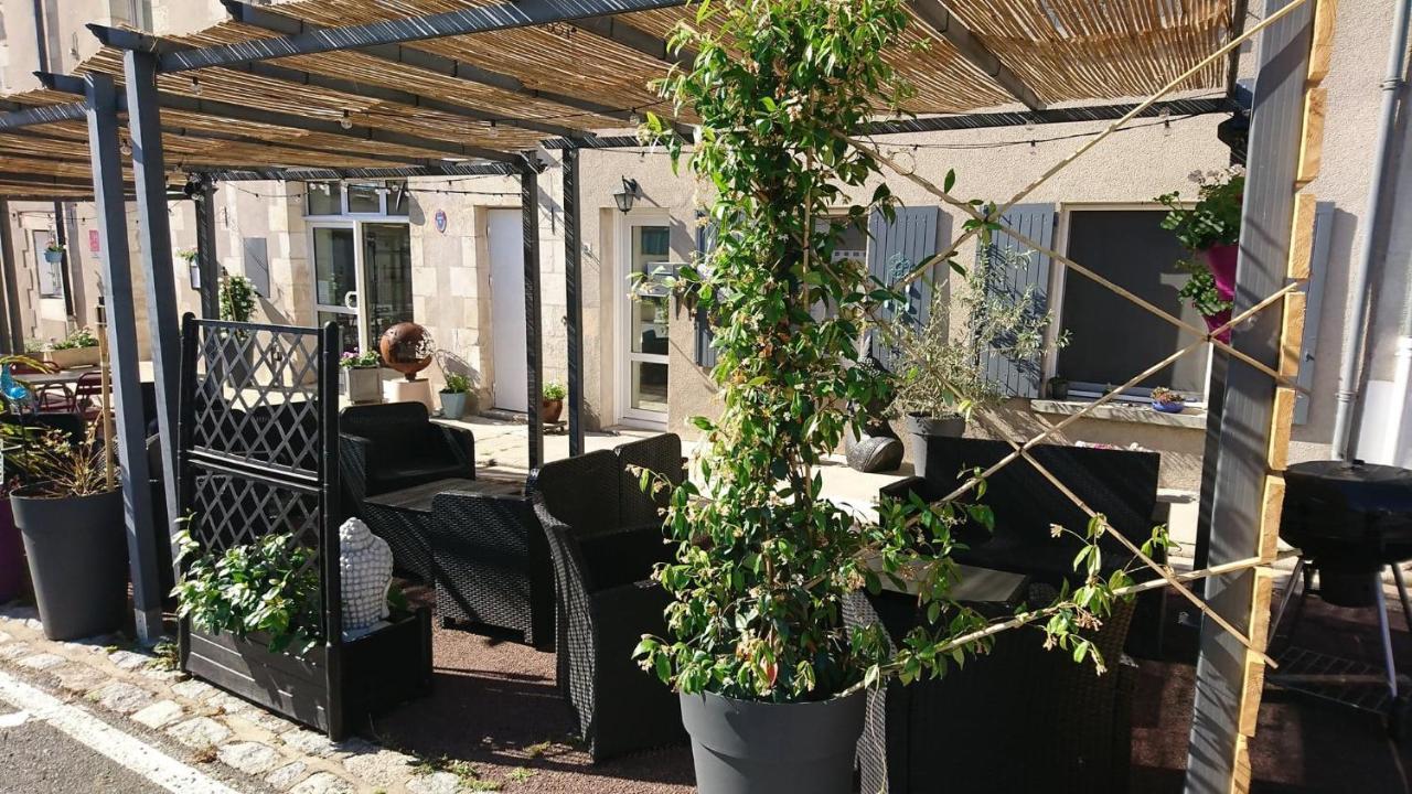Hotel Les Deux Porches Verrieres  Bagian luar foto