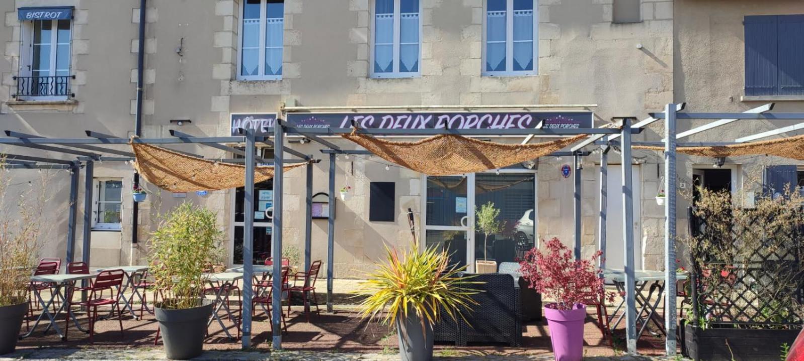 Hotel Les Deux Porches Verrieres  Bagian luar foto